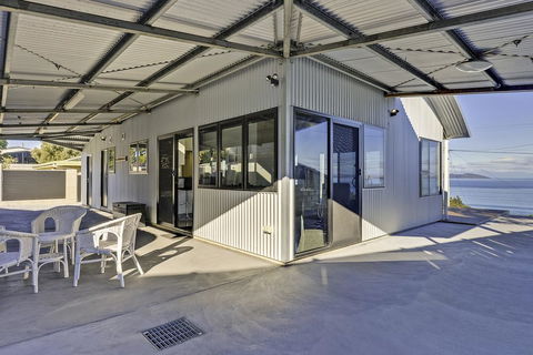 Park Beach Retreat - VIC Tourism 0