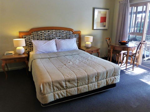 Park Ridge Retreat - VIC Tourism 3