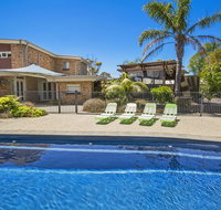 Paw Up Luxury Villa in Rye - VIC Tourism