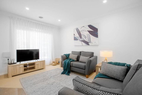 Peaceful Designer 2BR@ReserveStyle Mill Park - VIC Tourism 0