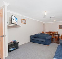 Peaceful Quiet and so close to the beach - VIC Tourism