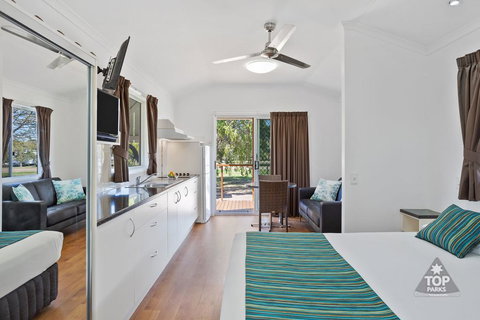 Pelican Rest Tourist Park - VIC Tourism 0