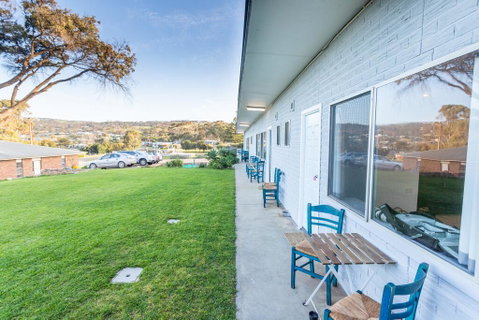 Penneshaw Beach Stay - VIC Tourism 1