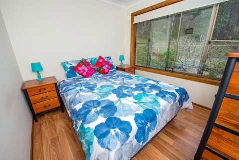 Pet Friendly Lentara St 8 - Fingal Bay - VIC Tourism 2