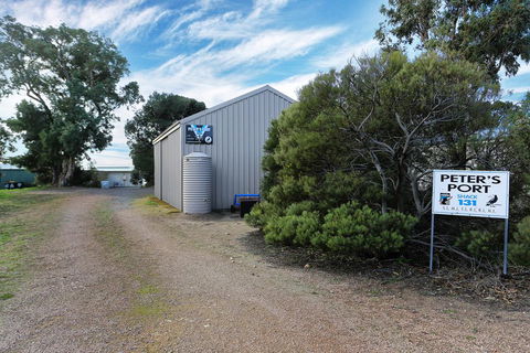 Peter's Port - VIC Tourism 1