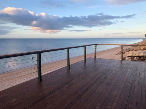 Peter's Port - VIC Tourism 0