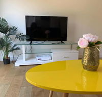 Pleasant Bedroom in Bentleigh East - VIC Tourism