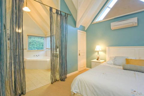 PLUM TREE COTTAGE - Spa Cottage With Woodfire - VIC Tourism 2