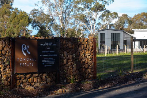 Pomonal Estate Mt Cassell Villa - VIC Tourism 1