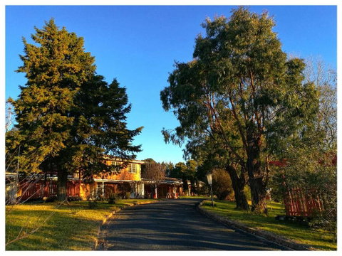 Poplars Inn Mittagong - VIC Tourism 2