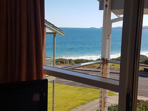 Port Elliot Meridian - VIC Tourism 0