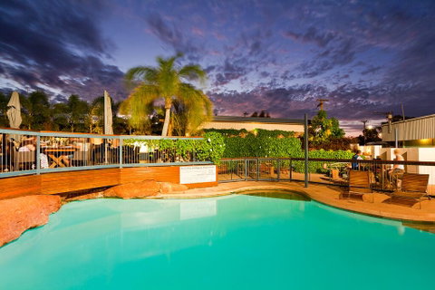Potshot Hotel Resort - VIC Tourism 2