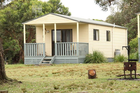 Pretty Beach Cabins - VIC Tourism 1