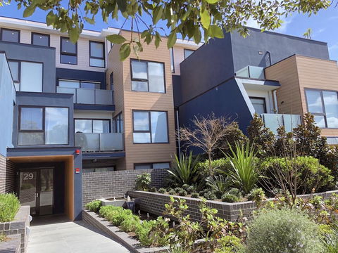 Pride Bentleigh Apartment With Private Garden - VIC Tourism 3