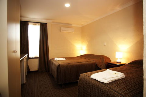 Prince Of Wales Hotel, Bunbury - VIC Tourism 3