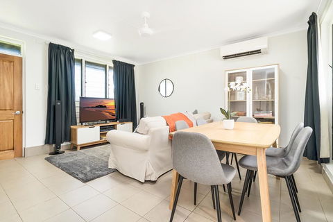 Private Pool, Big Backyard, Aircon - Paradise! - VIC Tourism 1
