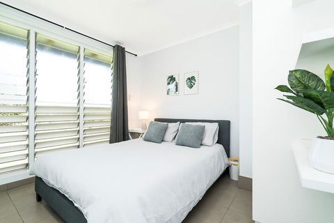 Private Pool, Big Backyard, Aircon - Paradise! - VIC Tourism 3