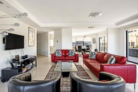 PYRMONT/DARLING HARBOUR MODERN 3 BED PENTHOUSE APARTMENT - VIC Tourism 2