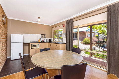 Quality Apartments Banksia Gardens - VIC Tourism 0