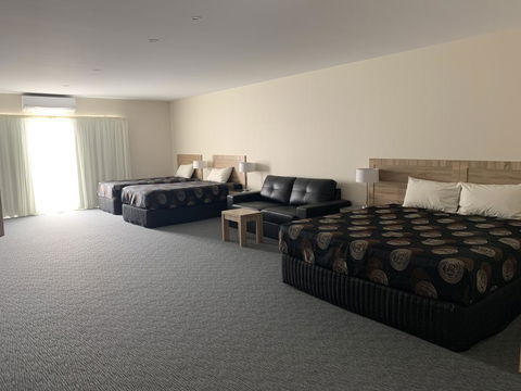 Quality Hotel Sherbourne Terrace - VIC Tourism 1
