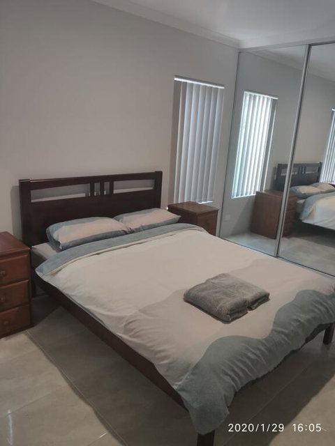 Queens Park Gem - VIC Tourism 0