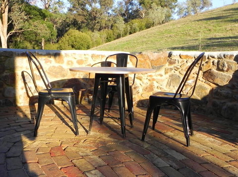 Queenstown Retreat B&B - VIC Tourism 3