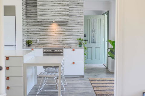 Quiet Pet Friendly Home 3 Houses To Beach Entry With Private Pool Walk To Shops - VIC Tourism 0