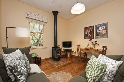 Quince Cottage - VIC Tourism 3