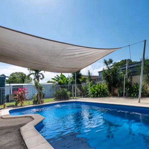 QUIRKY QUEENSLANDER 6 BEDROOM HOME - VIC Tourism 3