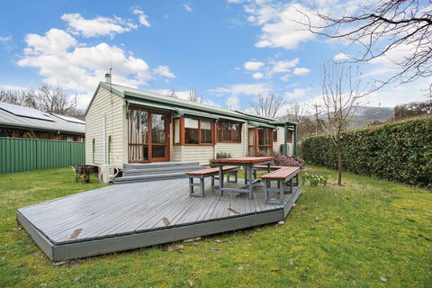 R & R In Bright - Short Walk To Town - VIC Tourism 1