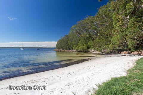 Randall Family Retreat, 22B Randall Drive - VIC Tourism 1
