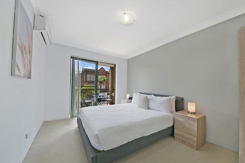 REDFERN 3 BEDROOM APARTMENT FREE PARKING WALK TO CENTRAL STATION NRE187 - VIC Tourism 3