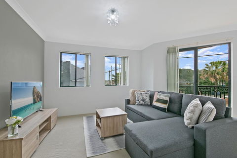 REDFERN 3 BEDROOM APARTMENT FREE PARKING WALK TO CENTRAL STATION NRE187 - VIC Tourism 0