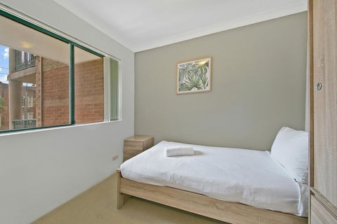 REDFERN 3 BEDROOM APARTMENT FREE PARKING WALK TO CENTRAL STATION NRE187 - VIC Tourism 2