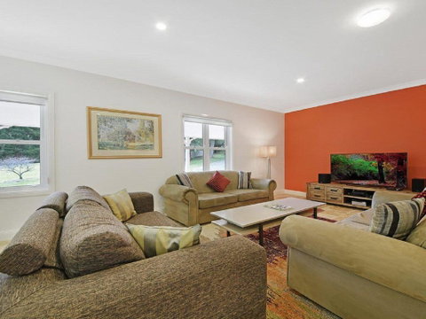 Redhaven House - Spacious, Quiet And Private - VIC Tourism 2