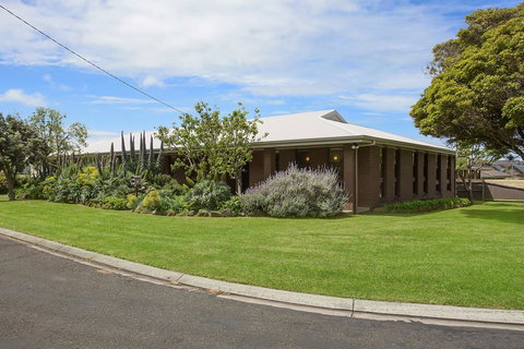 Refuge - VIC Tourism 0