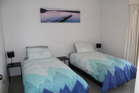 Relax At The Marina - VIC Tourism 2