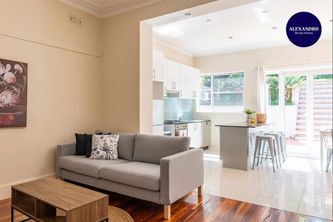 RELAXED FAMILY HOME WILLOUGHBY - VIC Tourism 0