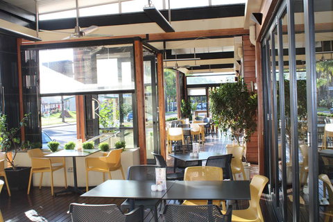 Renmark Hotel Motel - VIC Tourism 2