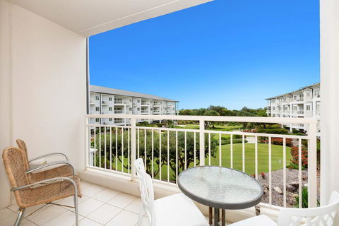 RESORT ON THE BEACH 5215 - OCEAN GLIMPSES - VIC Tourism 3