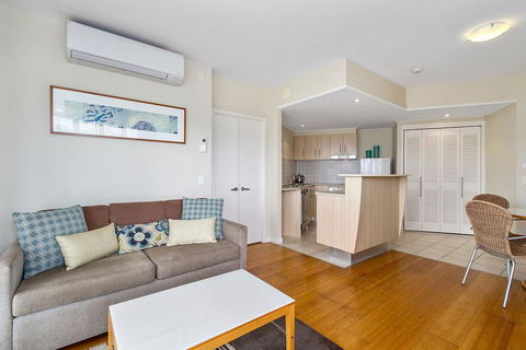 RESORT ON THE BEACH 6126-27 - VIC Tourism 2
