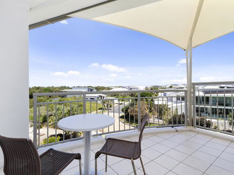 RESORT ON THE BEACH 6310 - TOP FLOOR - VIC Tourism 1