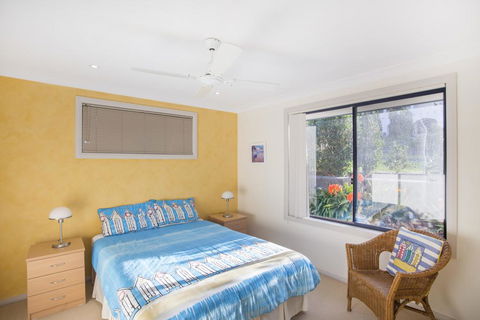 Riley 2/2 - Mollymook - VIC Tourism 1