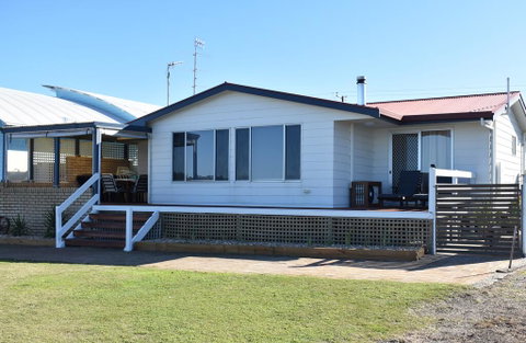 Rising Tide Beach House - VIC Tourism 0