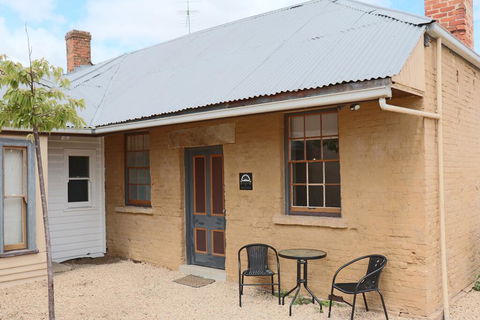 Robinson Cottage - VIC Tourism 2