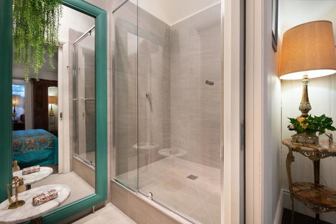 Roses Of Daylesford - Convent View - VIC Tourism 3