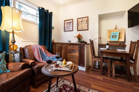 Roses Of Daylesford - Convent View - VIC Tourism 0