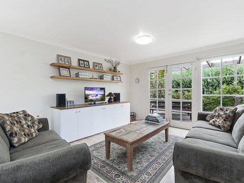 Rossanna - VIC Tourism 0