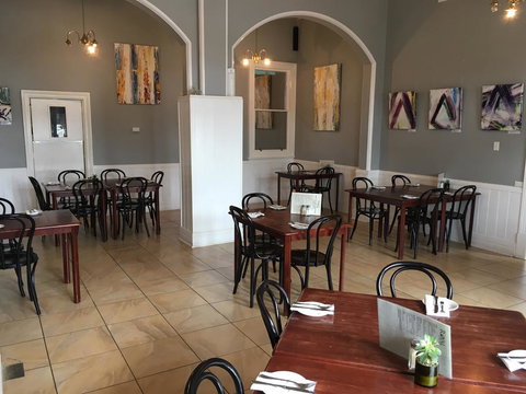 Royal Exchange Hotel - VIC Tourism 2