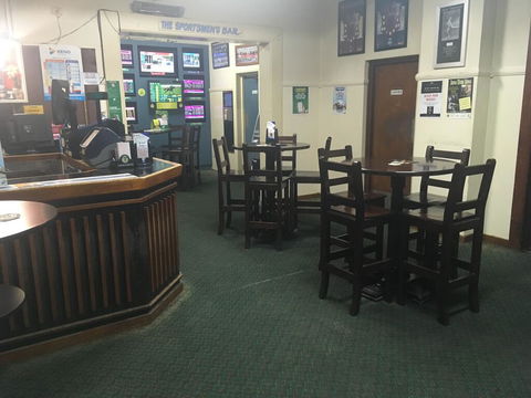 Royal Hotel Condobolin - VIC Tourism 3